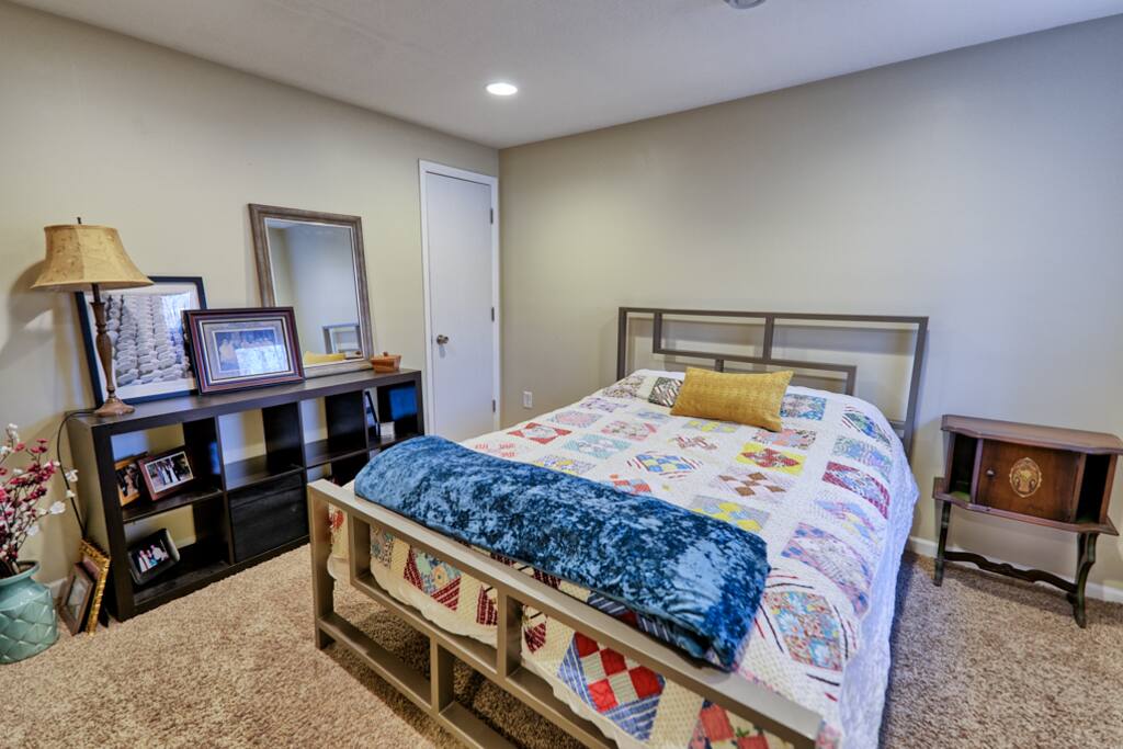 Bedroom with Queen Bed