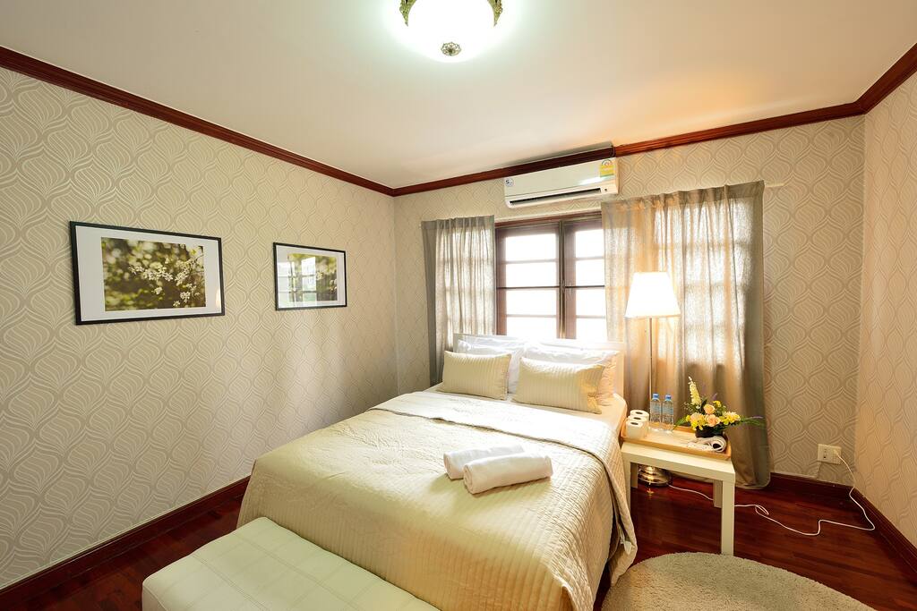 Queen bed with hotel quality bed sheet enabling you the sweetest dream of all.