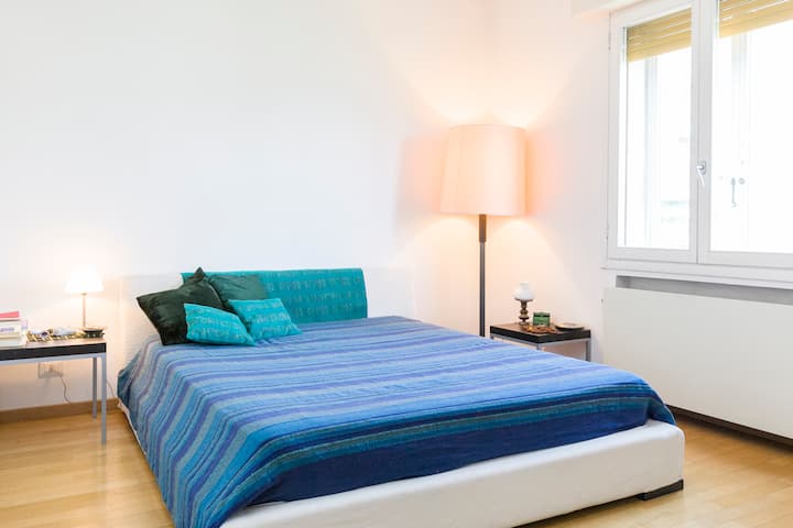 سرير بمقاس كينغ