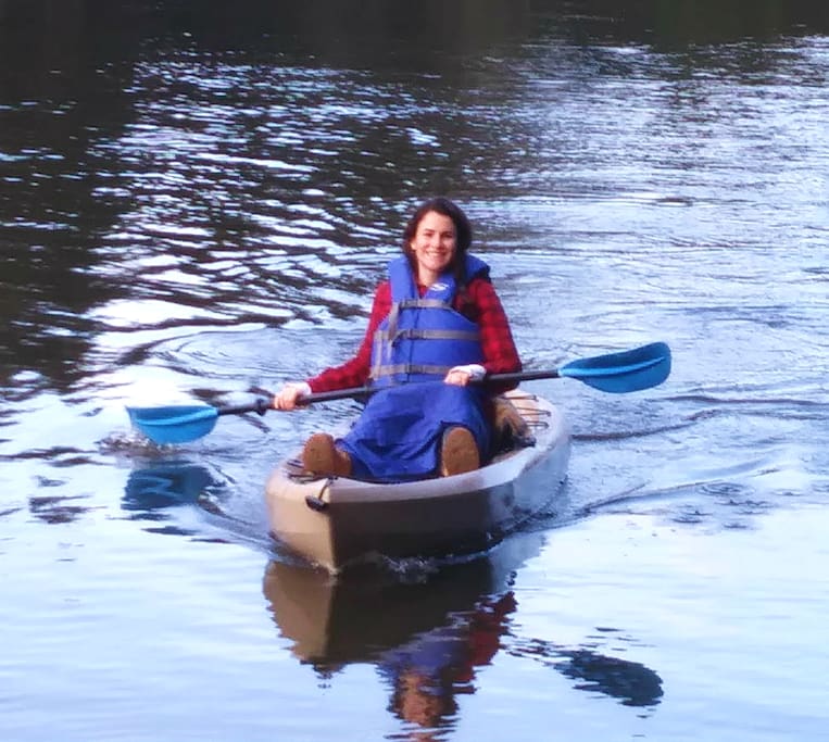A previous guest out in one of our free-to-use kayaks. Life jackets in all sizes also provided. Launch right from our property at high tide!