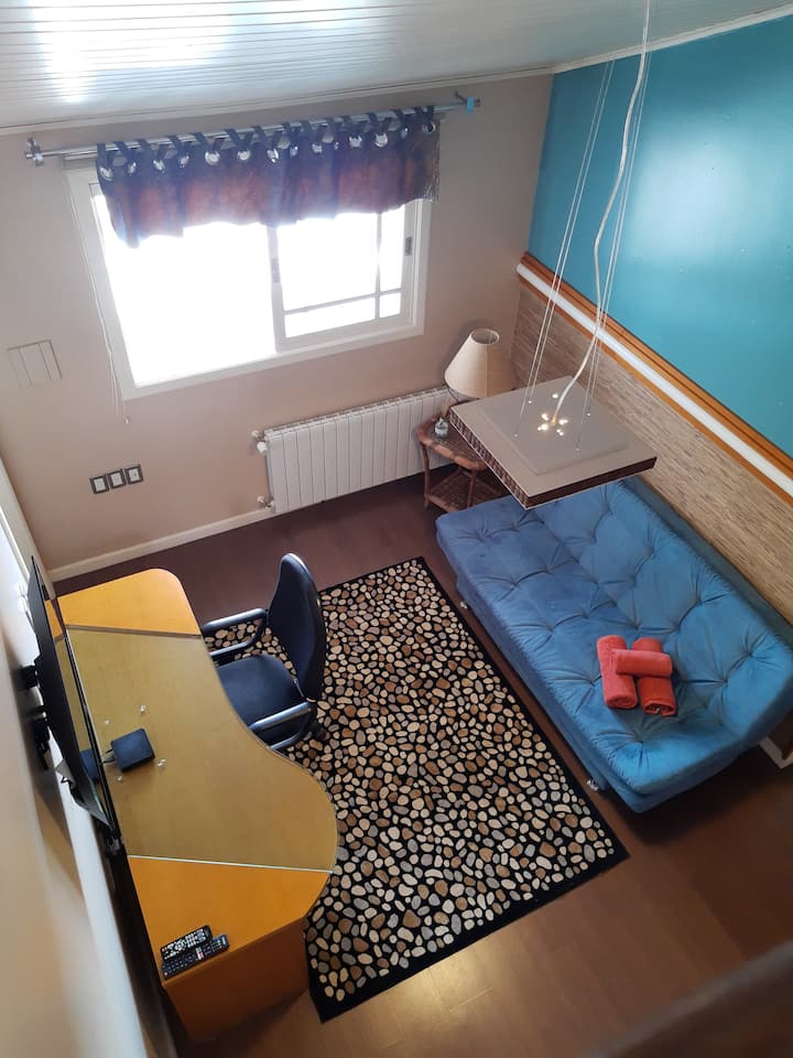 ห้องนั่งเล่น 2/สำนักงานที่ 1 ชั้นพร้อมโซฟาเบดคู่