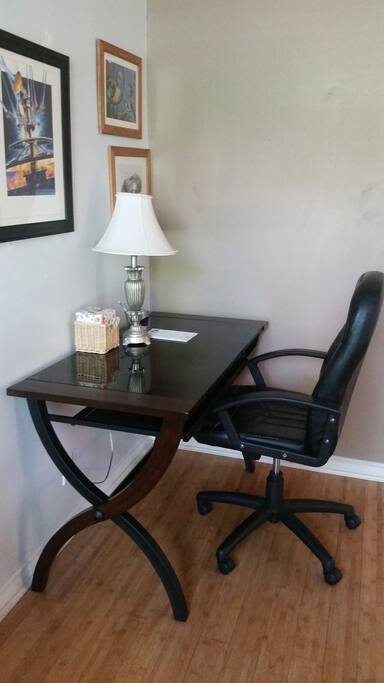 In-suite desk