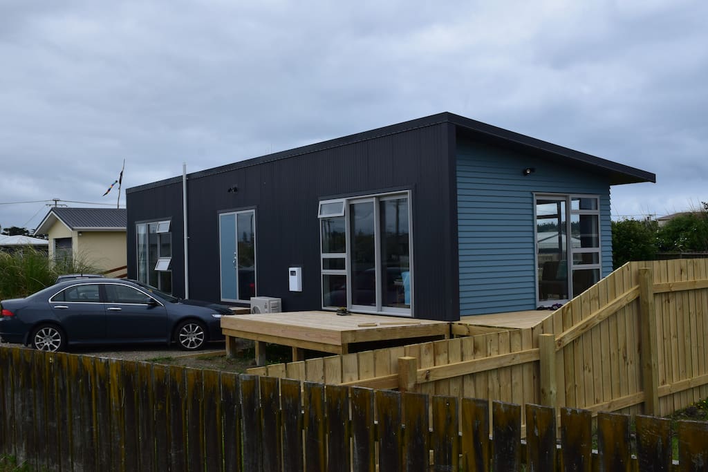 New 2 bedroom bach