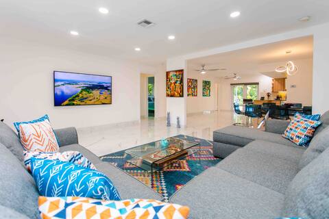 Successful Airbnb property: Art Villa MIAMI/ SPA/Heated Saltwater POOL/EV in Dania Beach