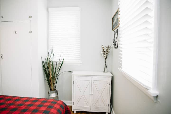 1. spálňa s manželskou posteľou Queen