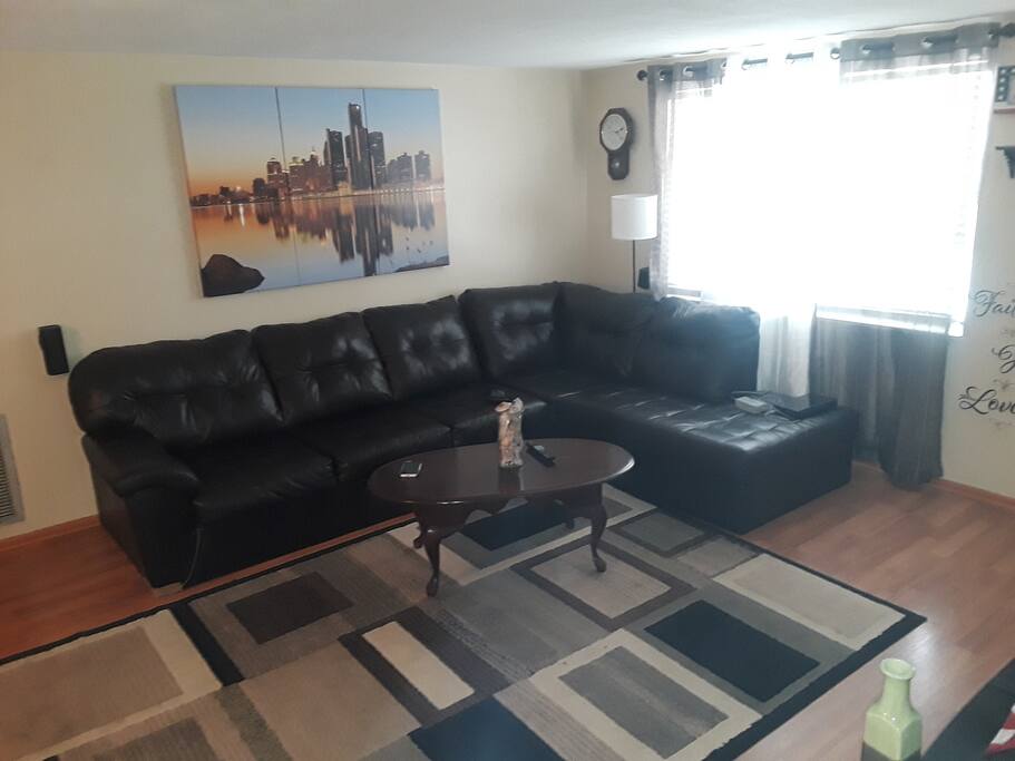 Living room. 52 inch TV. WIFI and Mii box. Dvd player, stereo.