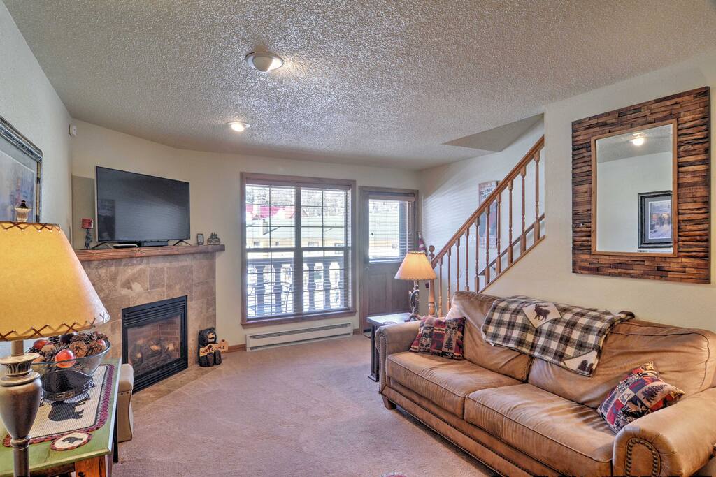 Watch your favorite entertainment on the flat-screen TV, complete with cable and wireless internet.
