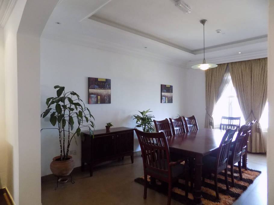 8 seater dinning table
