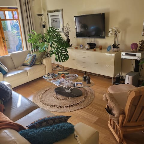 Peaceful Home Away from Home with private bathroom