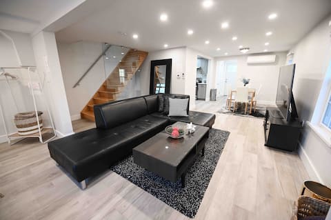 Renovated House Steps Away From The Ocean