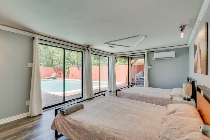 Enjoy natural light and a cozy ambiance for a restful stay! 