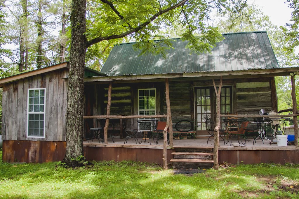 Moonshine Runners Cabin Cabins for Rent in Tracy City, Tennessee