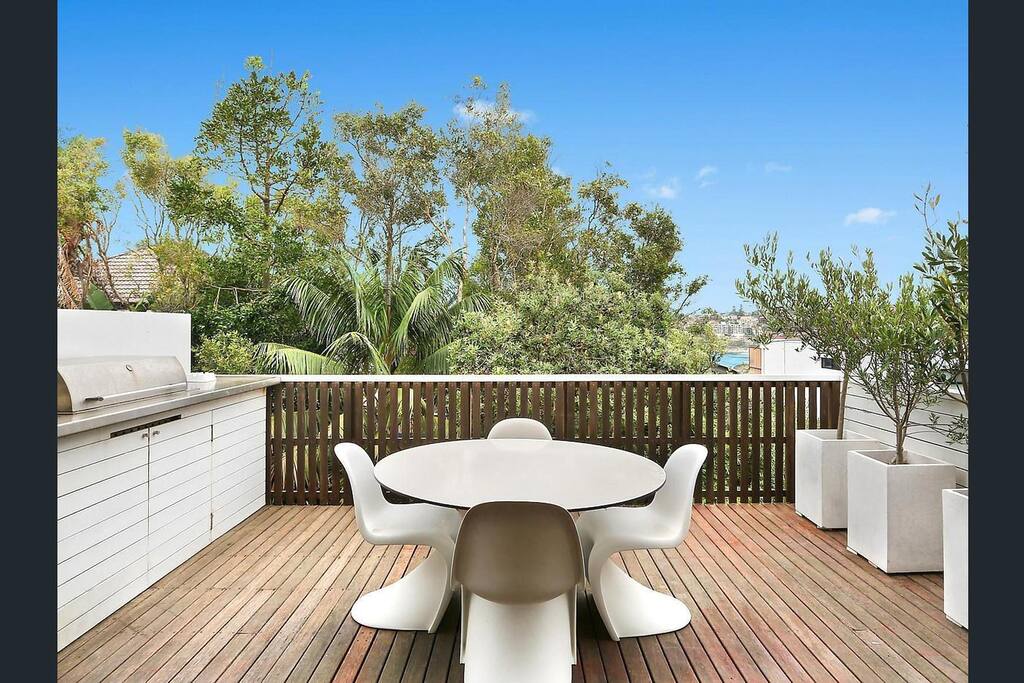 Outdoor deck and BBQ (old furniture in photos)