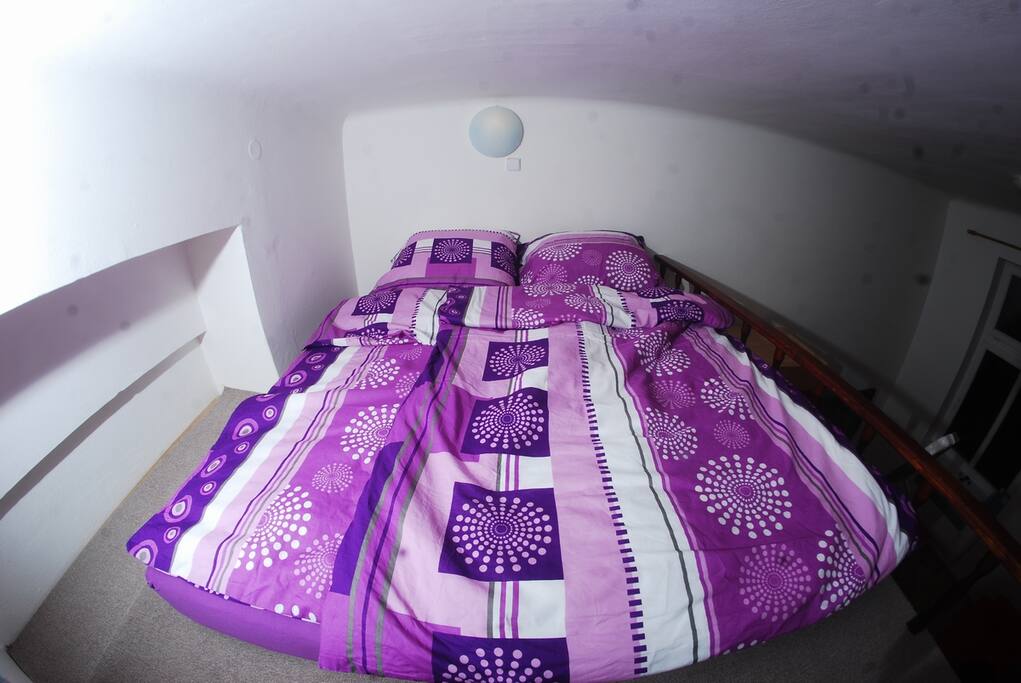 As a double bed, it is perfect for a couple.