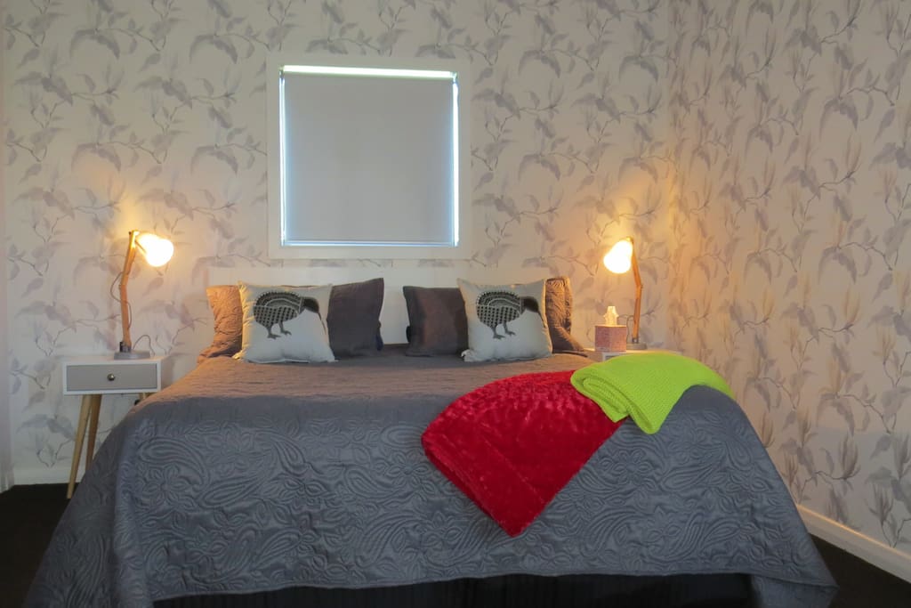Super comfortable king size bed.