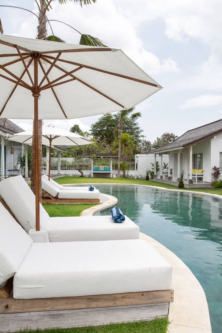 Romantic Suite In Exotic Retreat With Lagoon Pool Boutique Hotels For Rent In Kuta Utara Bali Indonesia