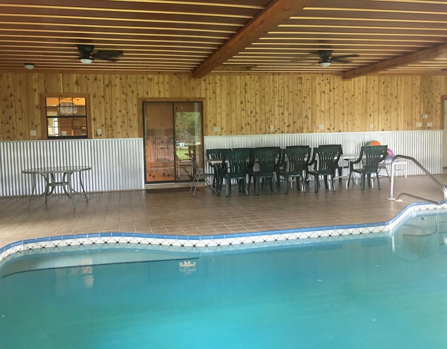 Enough seating for 12 in the pool room - temperature controlled