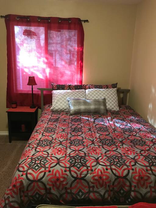 Queen guest room