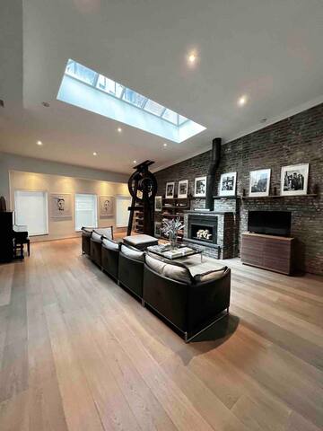 Superb Duplex Penthouse in FIDI gallery image 3