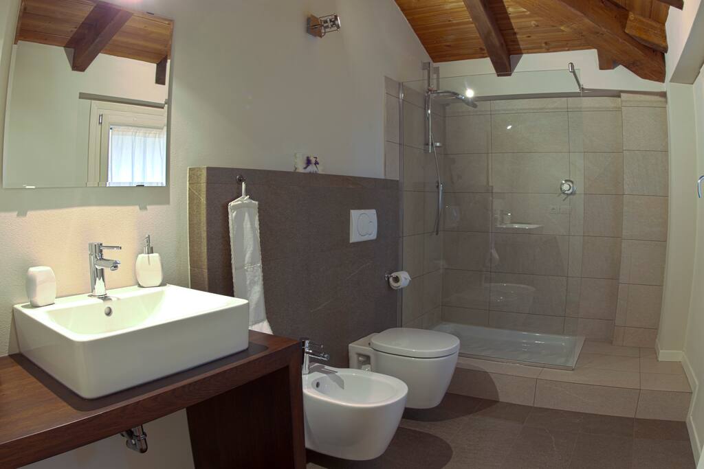 Bagno privato con doccia doppia