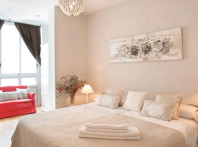 Baroque – Spacious and bright apartment gallery image 5