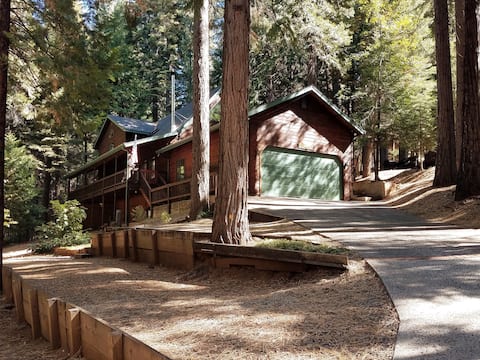 Deer Run Chalet (neighborhood lake access)