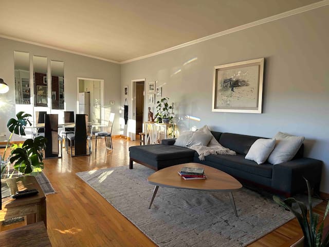 3BR/2bath Vintage Silver Lake Home, Great Views!