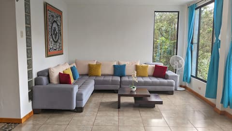 Cloud House: Breathtaking view 10 min from town