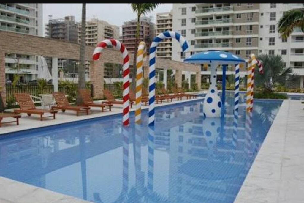 Piscina infantil e adulto