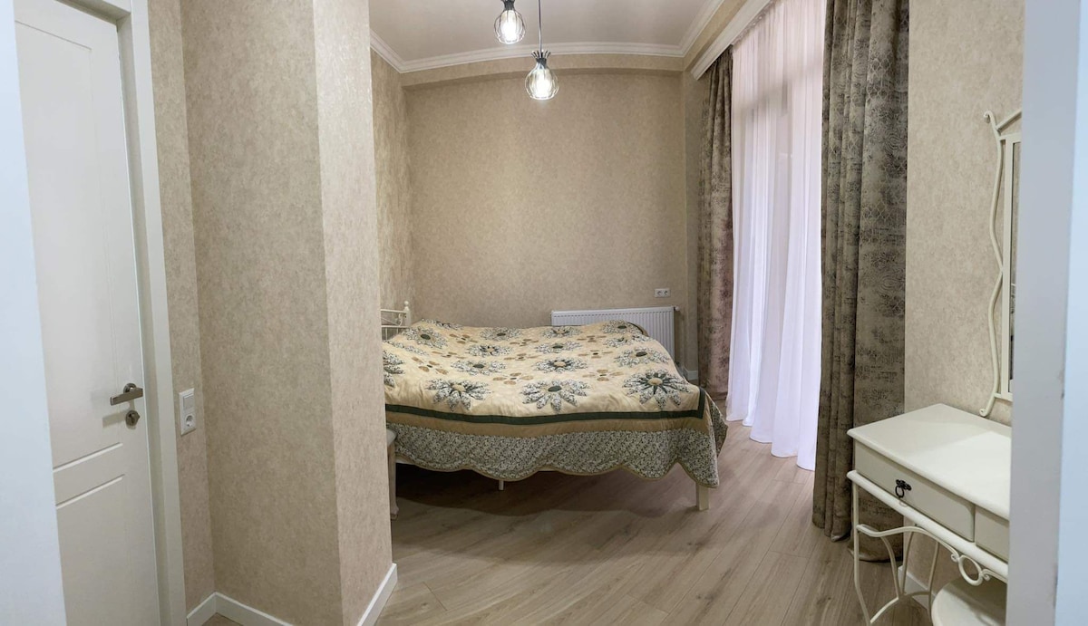 საძინებელი 1