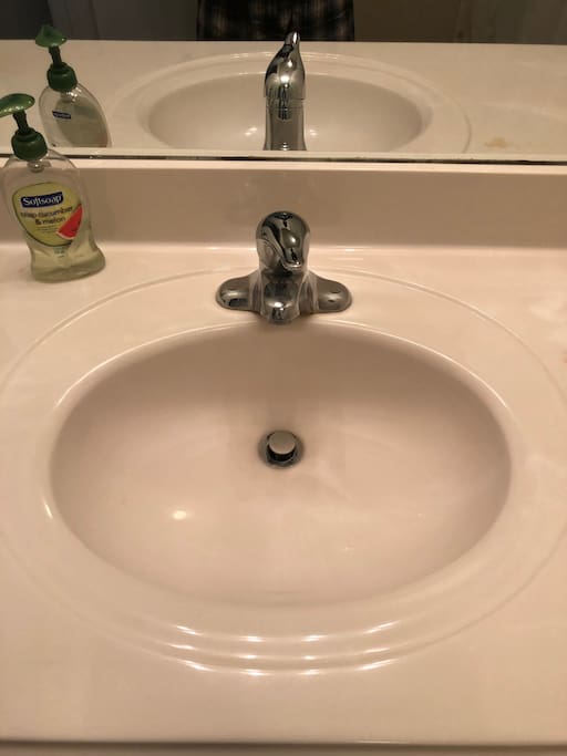 Bathroom sink