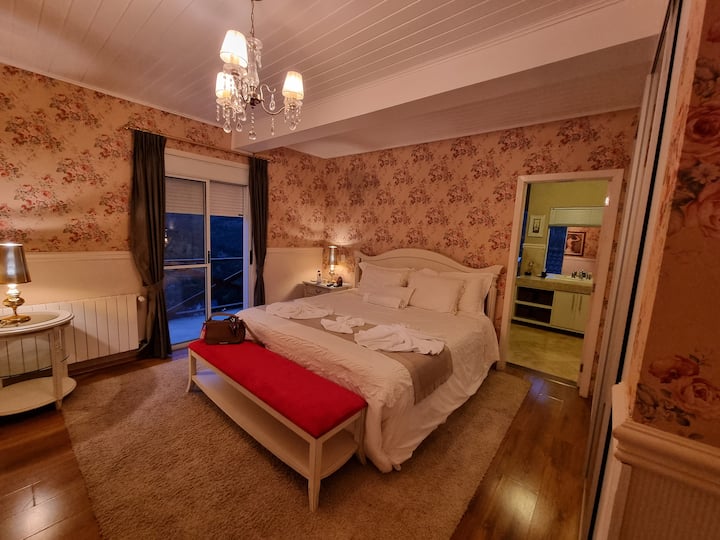 Suite 1 with balcony