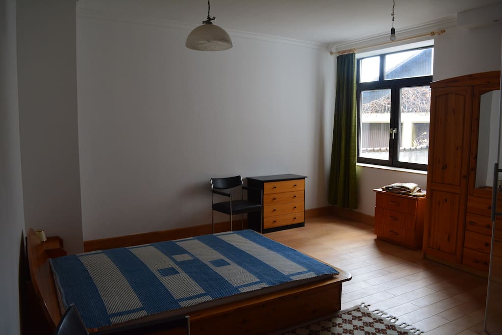 Schlafzimmer 1 Doppelbett 1,40x2m
