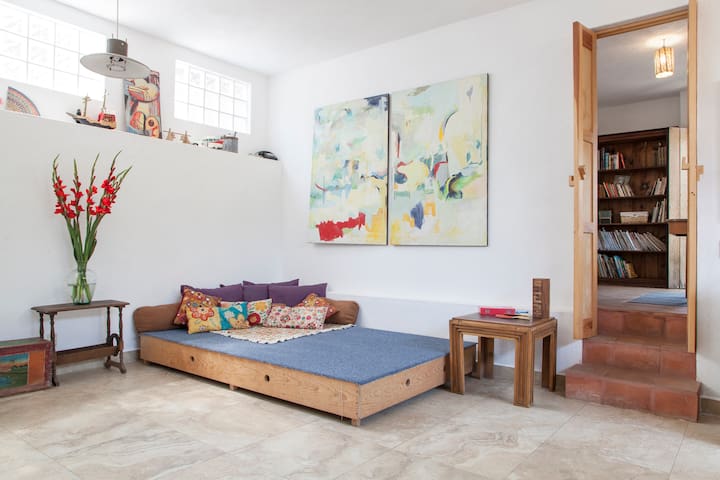 Beautiful, centric, equiped, garden