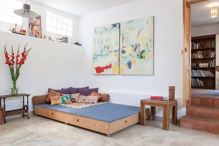 Beautiful, centric, equiped, garden, sanitized