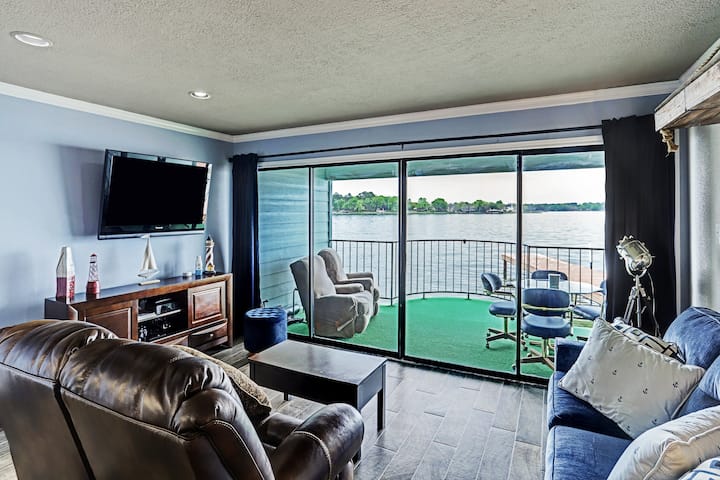 Reel in Romance ~ Lake Conroe ~ fish on balcony