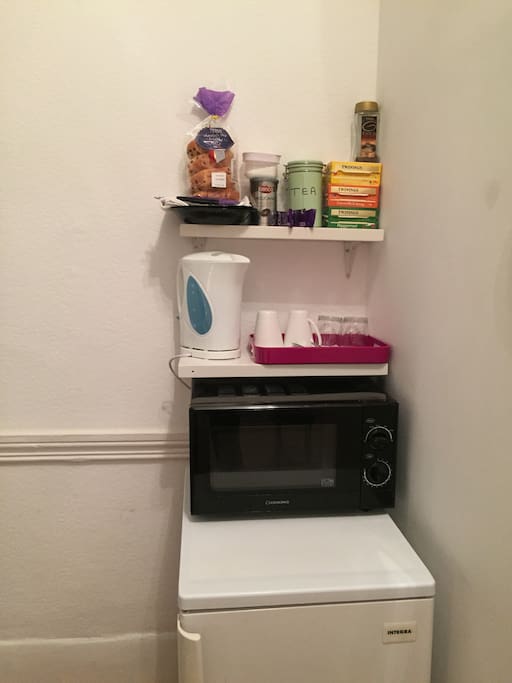 Own fridge & microwave :)