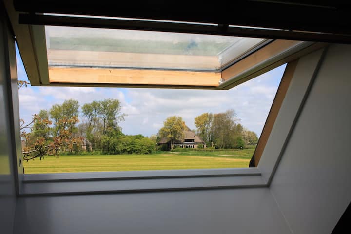 Rest near the coast in farmhouse Eenigenburg