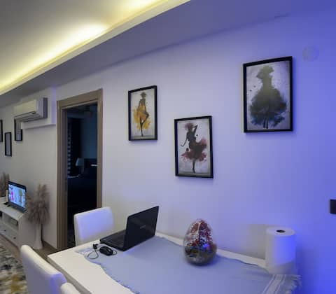 Central Main Street(ps&notebook)