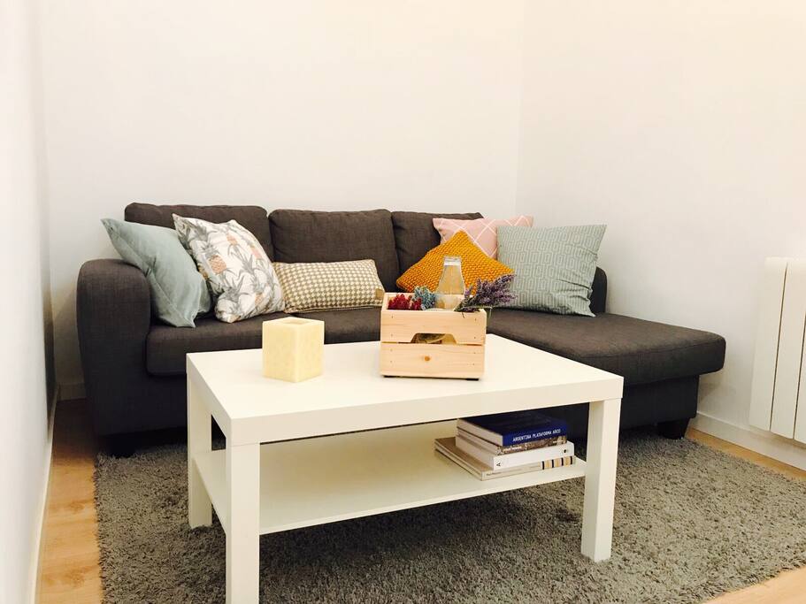 Sofá con chaise lounge