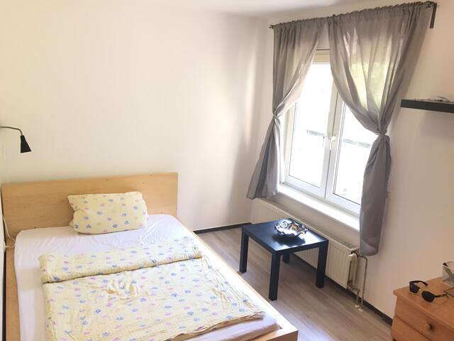 A Cozy n Quite 1-Room-Ap. in a Multicultural Area