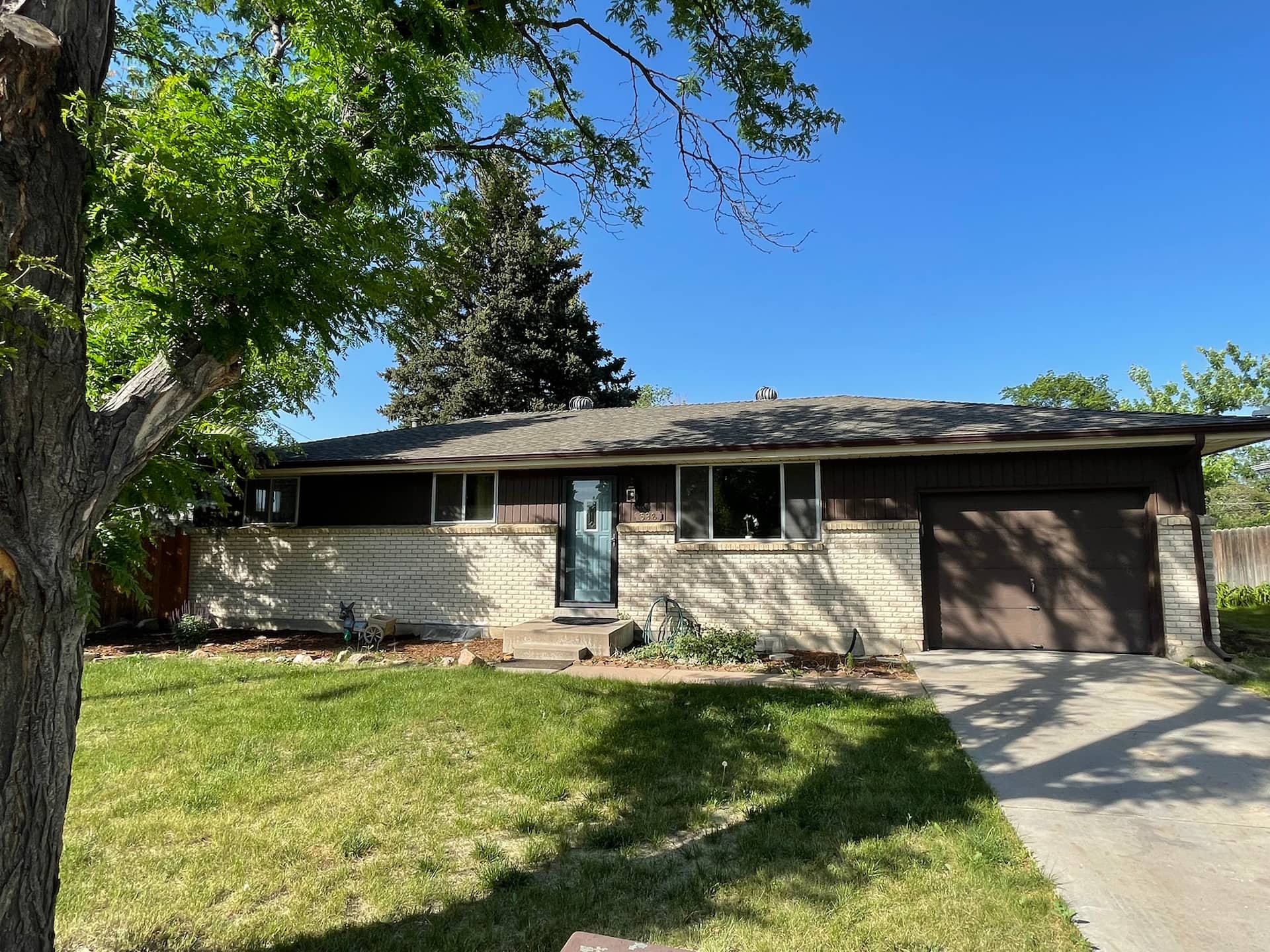 Centrally Located Home in a Quiet Area - 2,200sqft