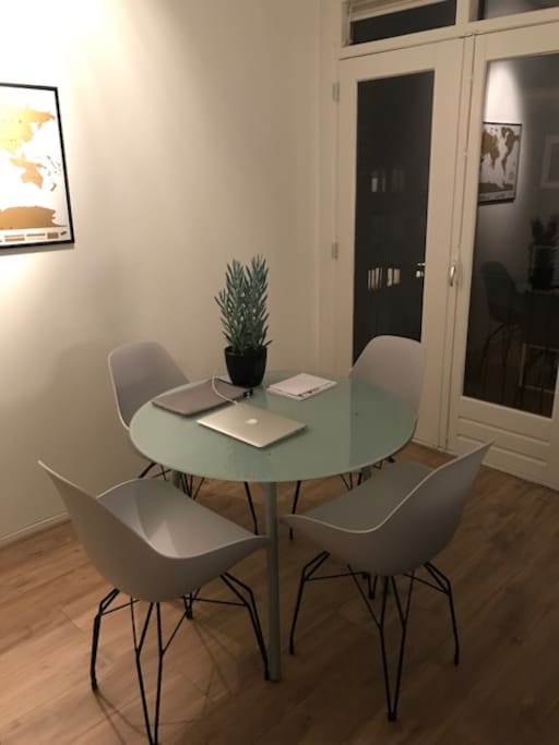 Diner/study area
