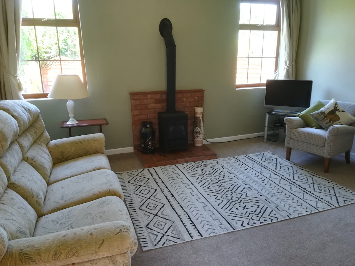 Top Airbnb: The Stables Cottage. Your home from home! in Malvern Hills
