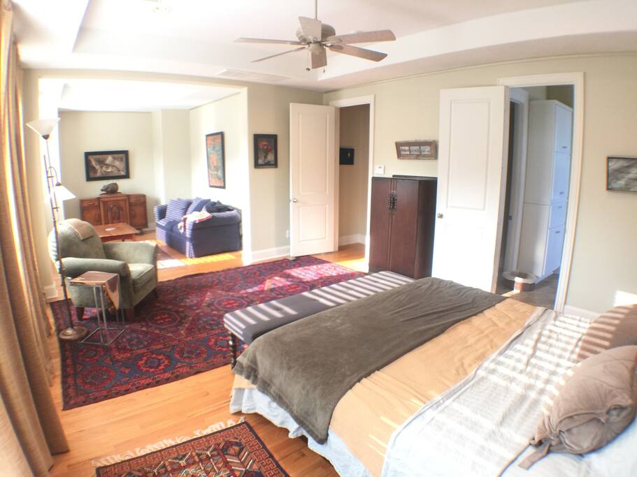 Master bedroom sitting area