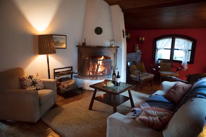 Casa aconchegante ao lado do centro de Monte Verde