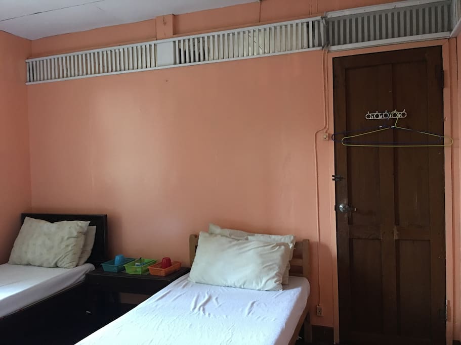 Bedroom 2 for 2 is airconditioned