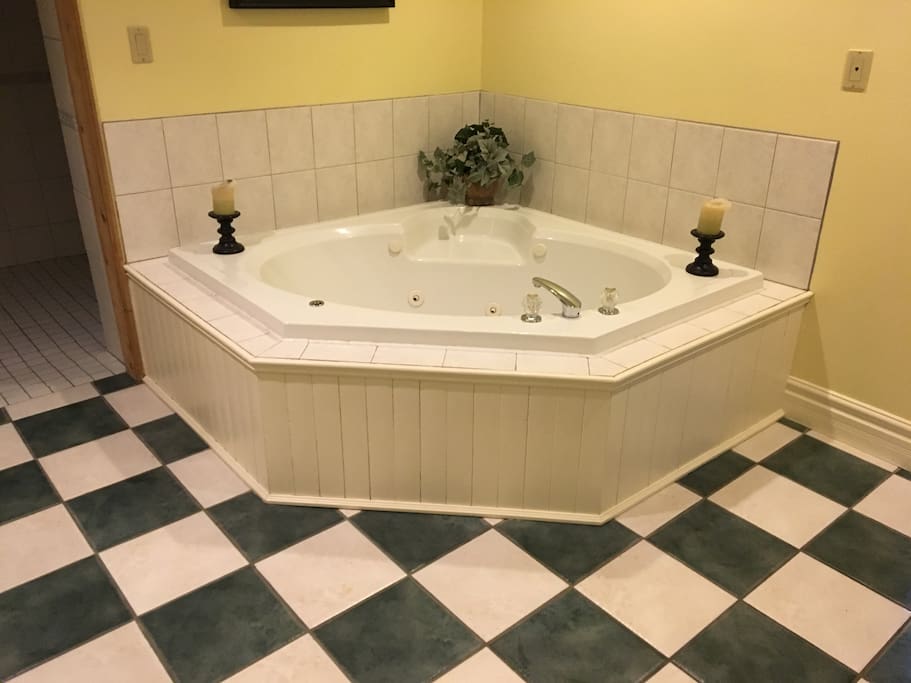Whirlpool Tub main Guest Bathroom