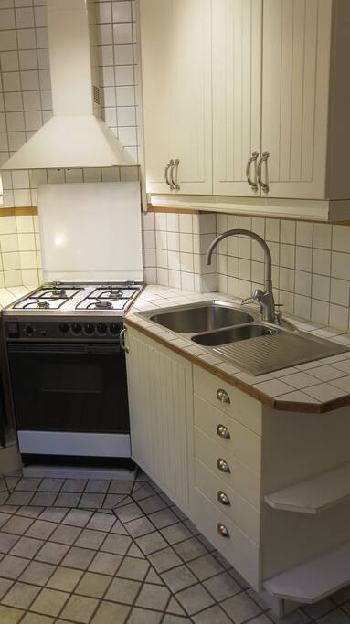 fully equipped kitchen