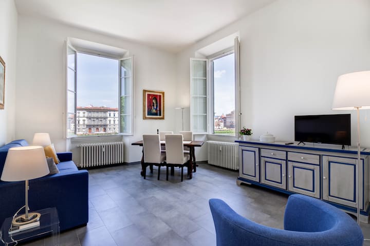 River View apart with free parking